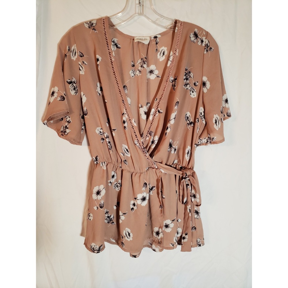 Women's Sienna Sky Mauve Floral Short Sleeve Top Size M